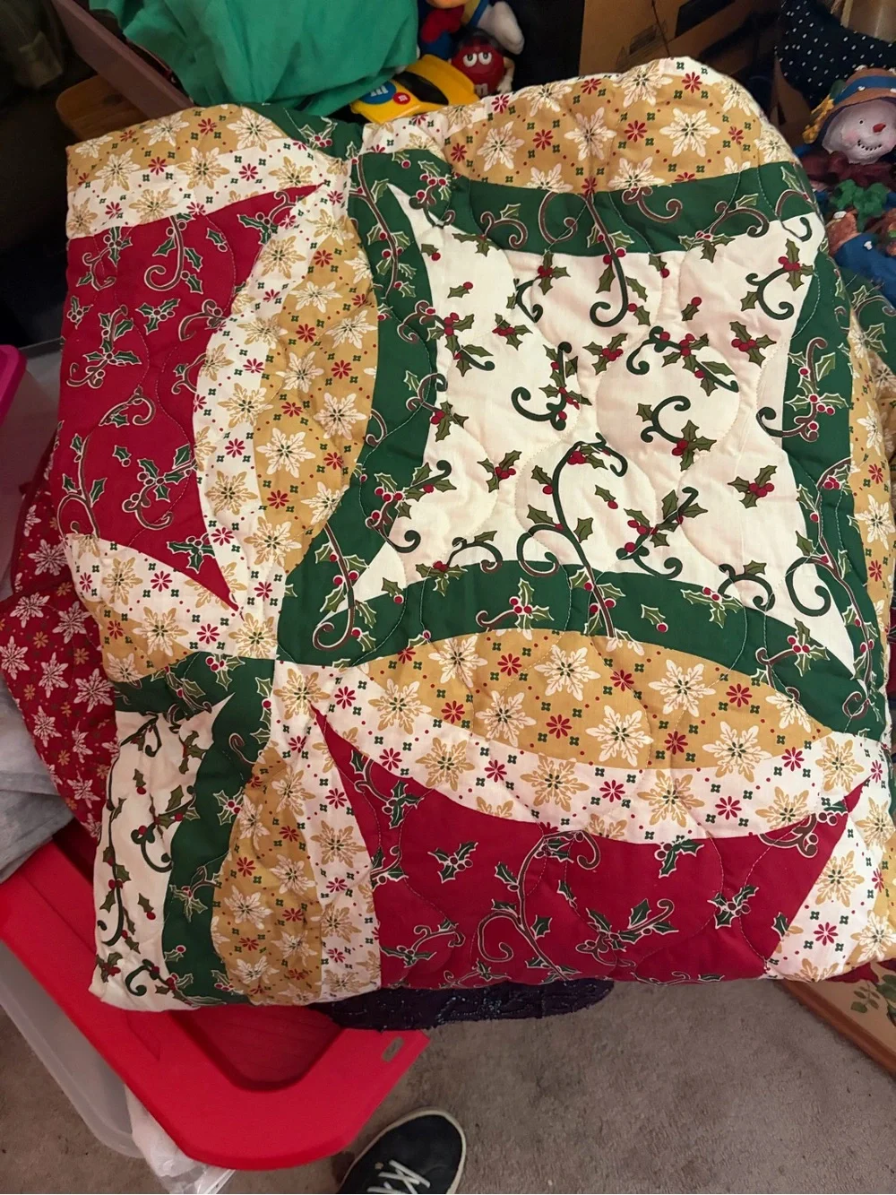 Festive Holiday Patchwork Quilt Bedspread in Red, Green, Cream, Gold